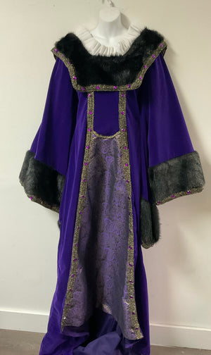 COSTUME RENTAL - A5 Queen Catharine of Aragon, 2 pc Small