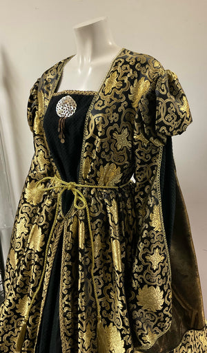 COSTUME RENTAL - A7 Queen Liz Tudor (LARGE) 2 pcs