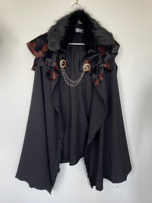 COSTUME RENTAL - A82B Viking /Warrior Cape