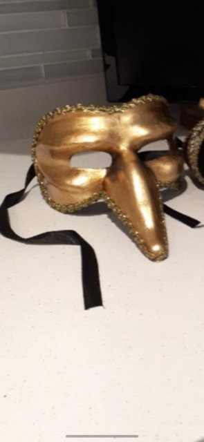 COSTUME RENTAL:  Z150 Italian Long Nose Gold Mask Rental