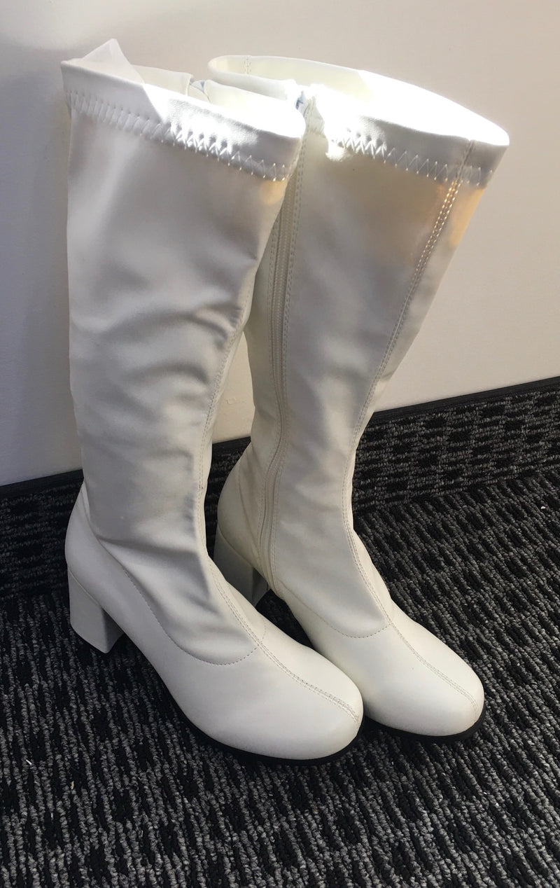 SHOE RENTAL Z59 Women's Go Go Boots White Flat Size 5-6