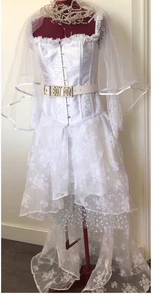 COSTUME RENTAL - D113 Madonna Like a Virgin - 6 pc  med