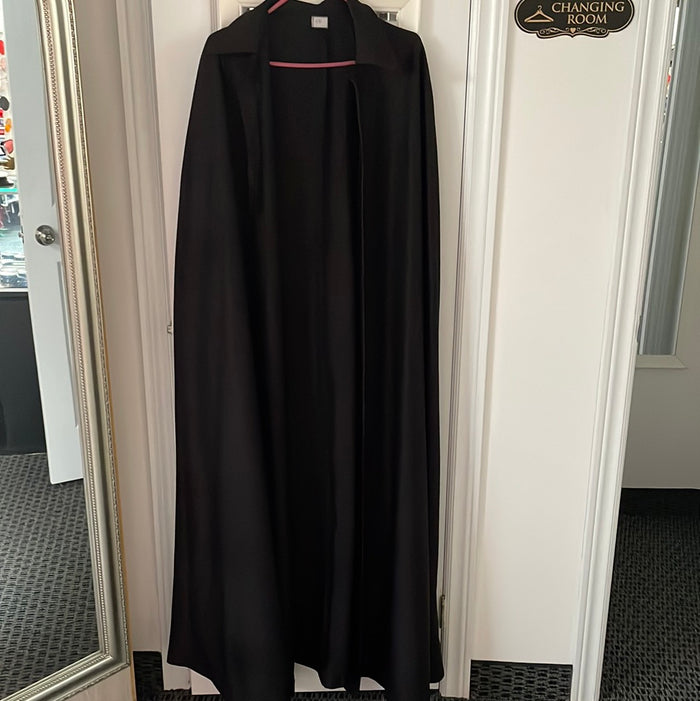 COSTUME RENTAL - P11 Cape red and black