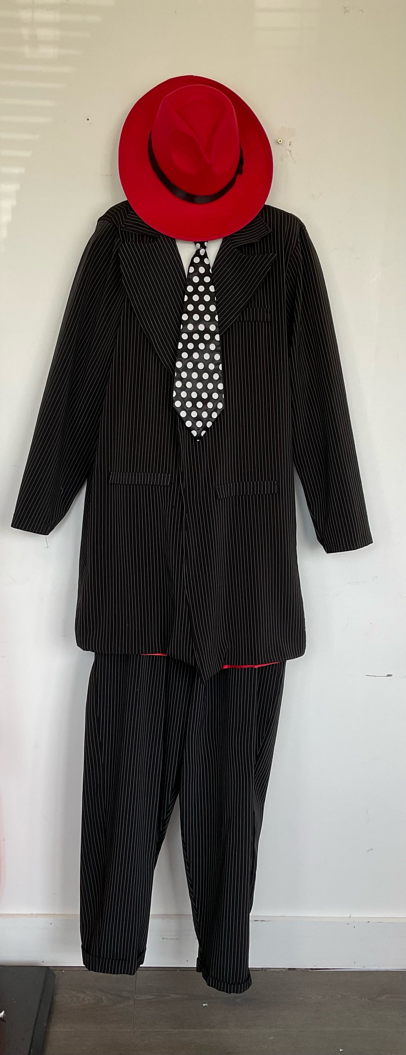 COSTUME RENTAL - J27 1920's zoot suit 4 pcs Large COSTUME RENTAL - J27 1920's zoot suit 4 pcs Large