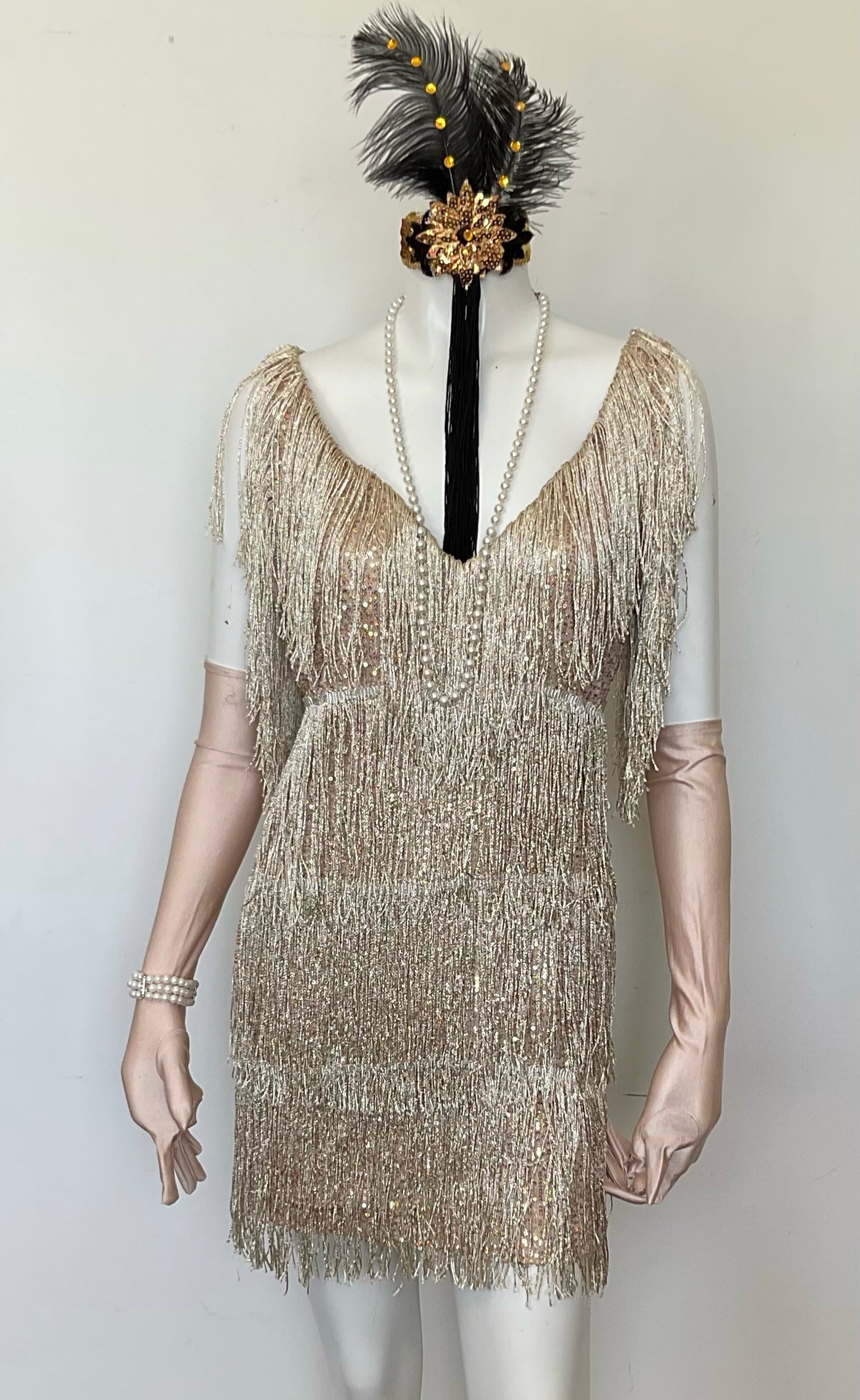 COSTUME RENTAL - J15B 1920's Flapper Gold Fringed Large 5 PC - Woodbridge Costume Rentals COSTUME RENTAL - J15B 1920's Flapper Gold Fringed Large 5 PC - Woodbridge Costume Rentals