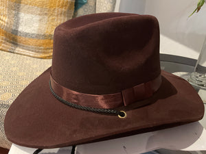 HAT: Black Cowboy hat burgundy