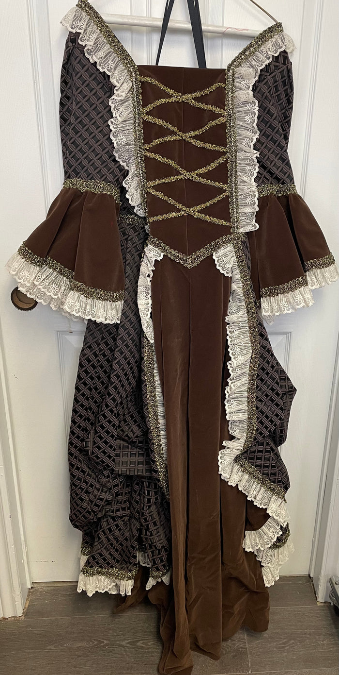 COSTUME RENTAL - B49 Colonial Queen  #8 (Large)- 2 pcs