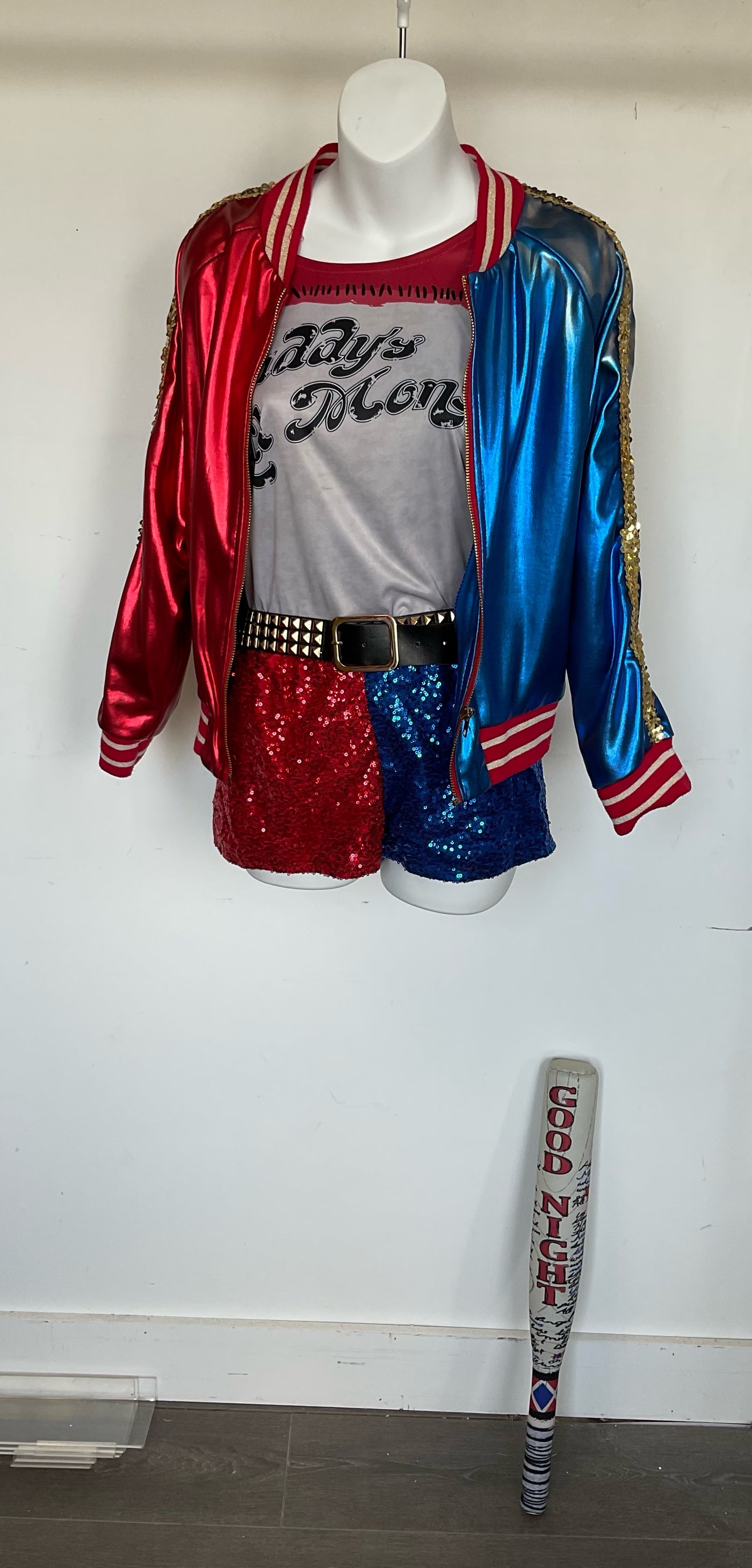 COSTUME RENTAL - E27 Harley Quinn- Suicide Squad - 4pc – Woodbridge Costume  Collection