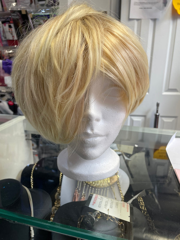 RENTAL WIG: Z430 Short and Sweet Blonde Wig
