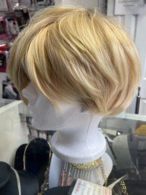 RENTAL WIG: Z430 Short and Sweet Blonde Wig