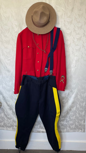 COSTUME RENTAL - O10D MOUNTY COAT and pants and hats - 3 pcs L