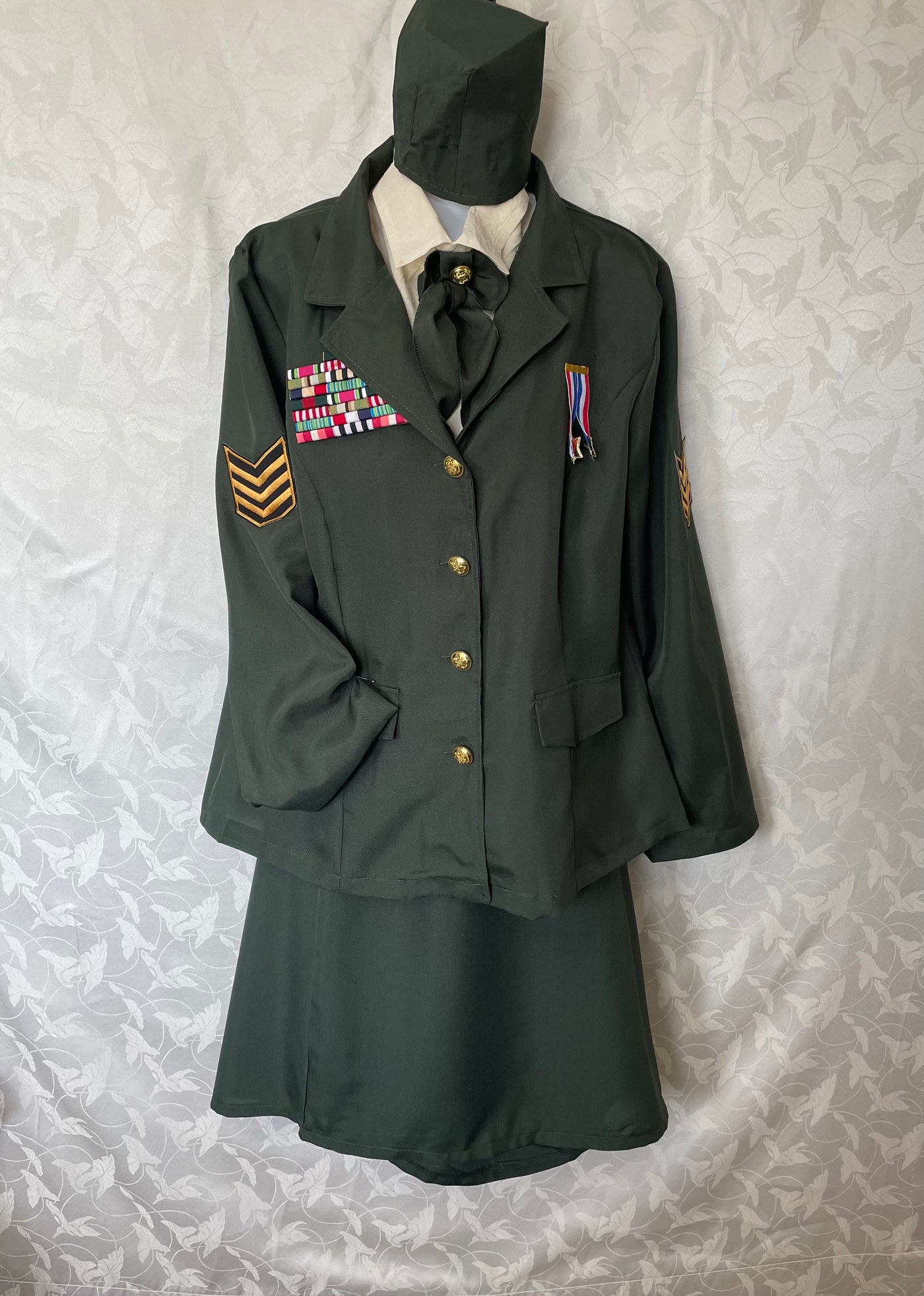 COSTUME RENTAL - O13A WW2 Female Army Uniform 4pcs Large Woodbridge Costume Rentals COSTUME RENTAL - O13A WW2 Female Army Uniform 4pcs Large Woodbridge Costume Rentals