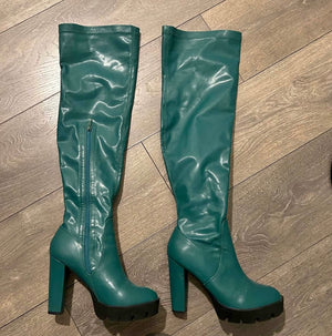 SHOE RENTAL - Z441 Women's Green Platform Boots Size 8
