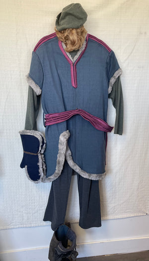 COSTUME RENTAL - D24CD Kristoff Deluxe 9 pc Large