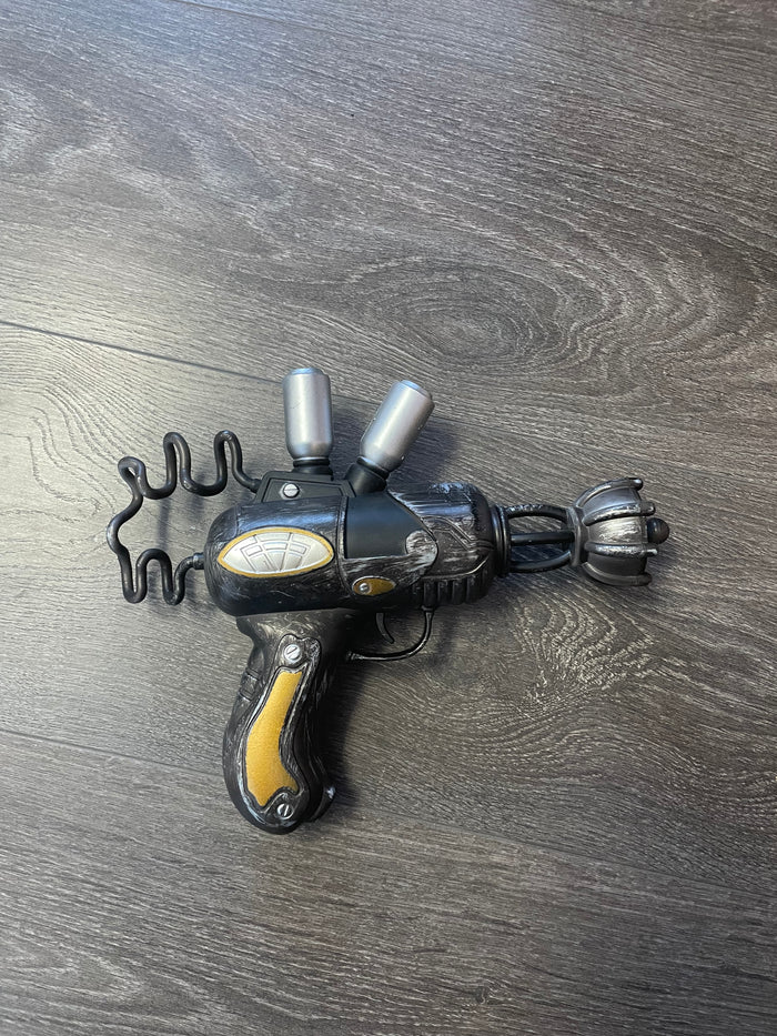 COSTUME RENTAL:  Z493 Space Gun RENTAL