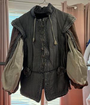 shakesperean jacket in size small