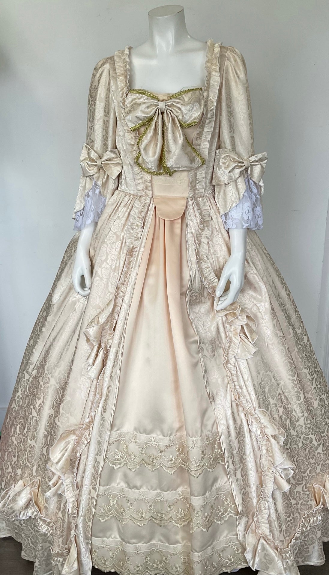 COSTUME RENTAL