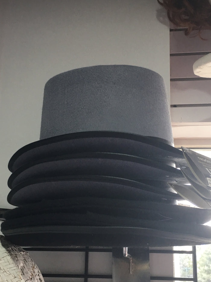 HAT: Grey top hat