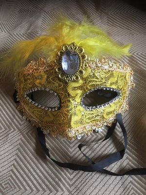 MASK: Fancy gold feather mask