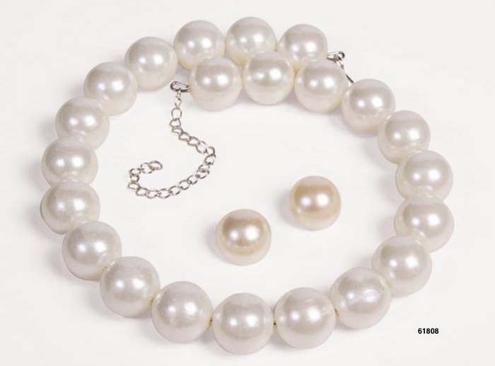 ACCESS: Necolace, 1950's pearl and earrings