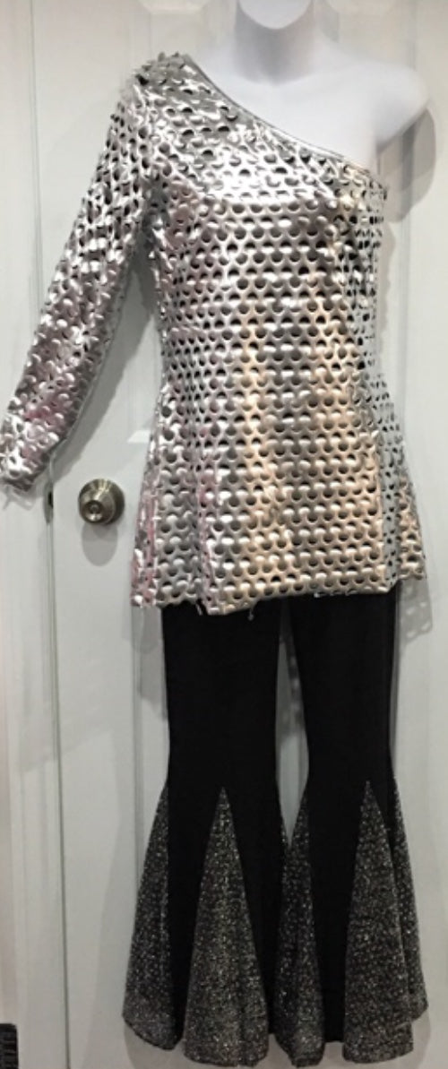 COSTUME RENTAL - X251 1970's Silver off the shoulder blouse
