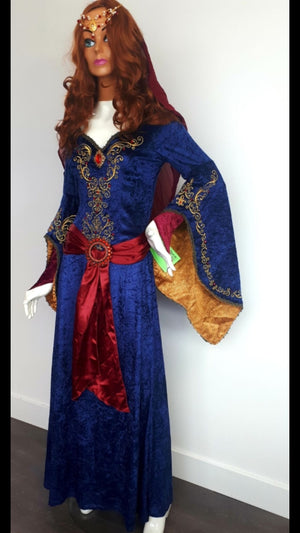 COSTUME RENTAL - A35 Medeival Maid Marion- 2 pc medium UNAVAILABLE OCT 25-November 1